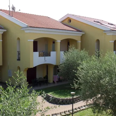 Apartman Three-room Flat In A With Shared Pool *